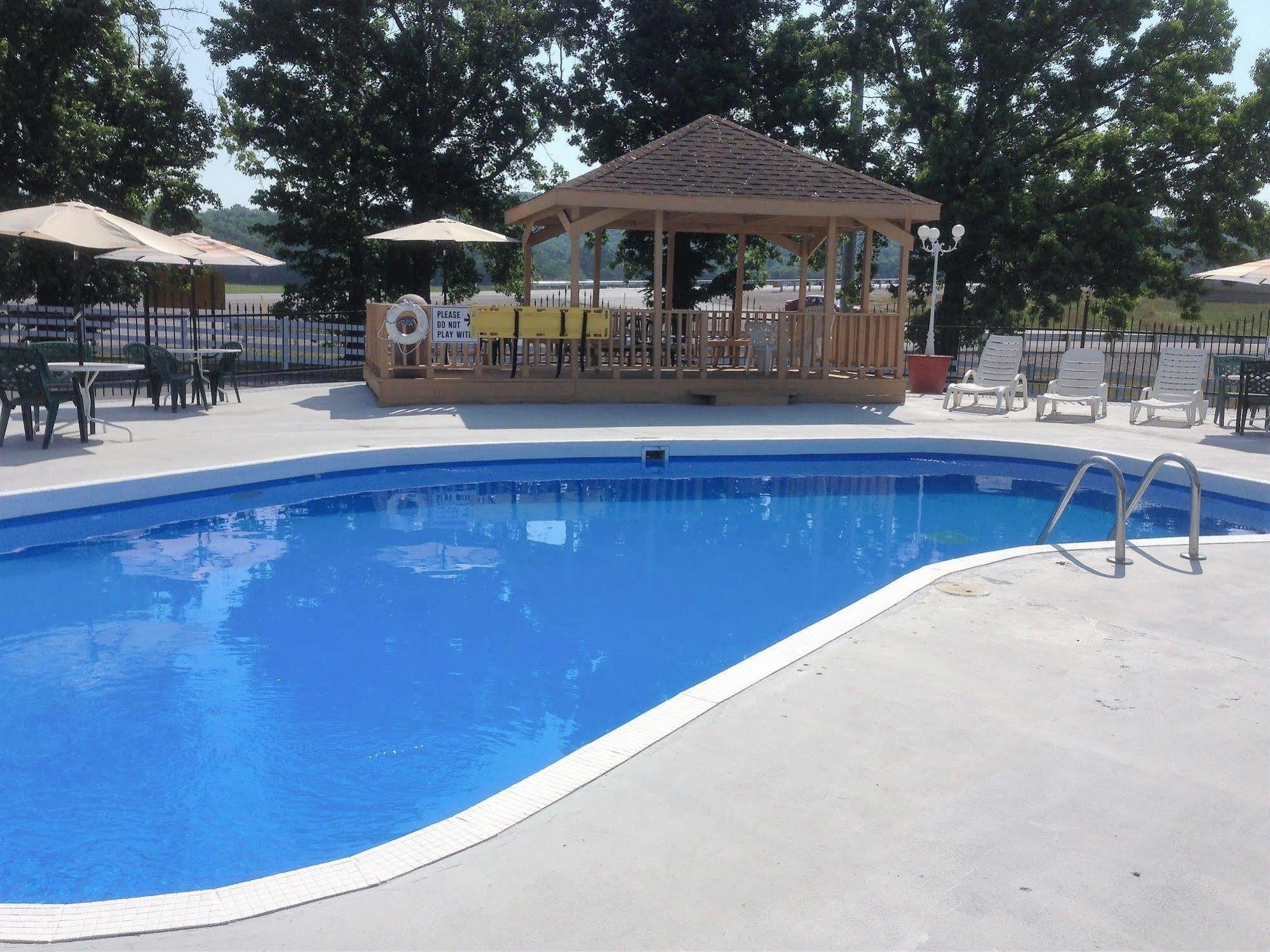 Quality Inn & Suites Horse Cave Esterno foto